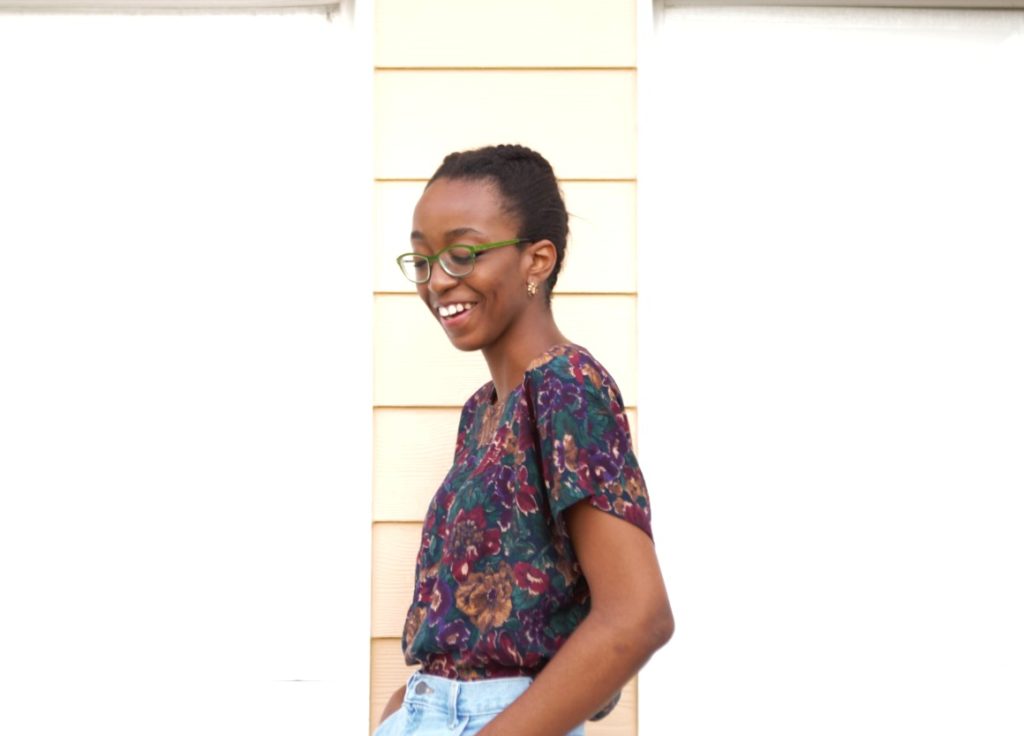 Styling high waisted denim mom shorts, Nigerian fashion blogger Cassie Daves 